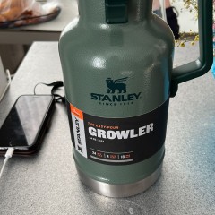 Термос для пива STANLEY CLASSIC 1,9L 10-01941-099 темно-зеленый